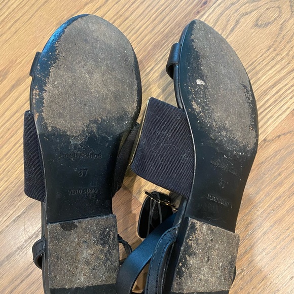 See by Chloé Black/Gold Flat Leather Sandals US 7 - Picture 5 of 5